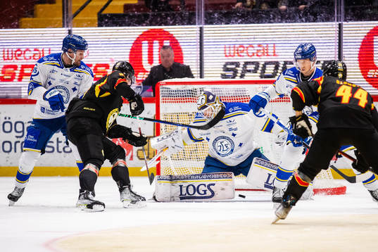 Brynäs gör 3-1 bakom Leksands målvakt Kasimir Kaskisuo