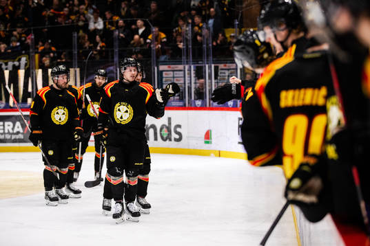Brynäs Nick Olesen jublar