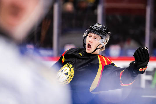 Brynäs William Strömgren jublar
