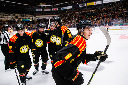 Brynäs William Strömgren jublar