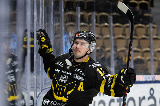 Västerås Anton Svensson jublar