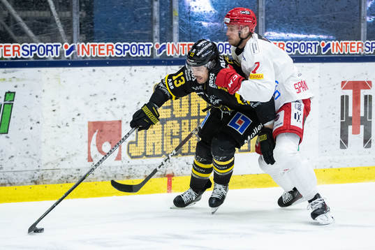 Västerås Trevor Cheek och Almtunas Jacob Spångberg