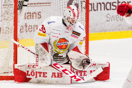 Almtunas målvakt Oliver Håkansson