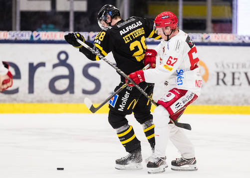 Västerås Lukas Zetterberg och Almtunas Jesper Norbäck