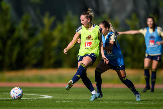 Julia Roddar and Cornelia Kapocs of the Swedish women's