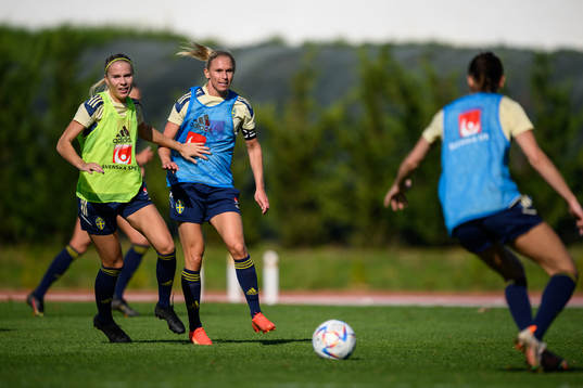 Stina Lennartsson and Jonna Andersson of the Swedish