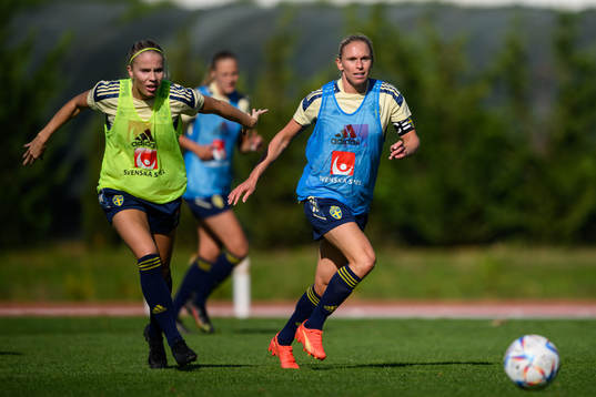 Stina Lennartsson and Jonna Andersson of the Swedish