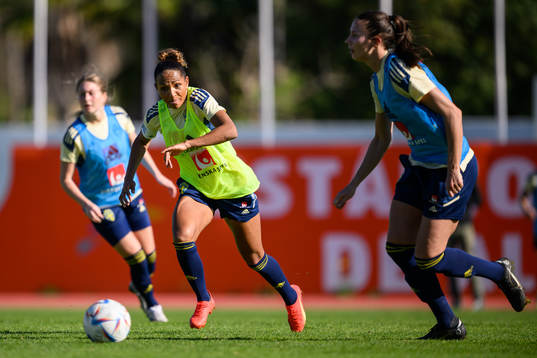 Madelen Janogy and Nellie Karlsson of the Swedish women's
