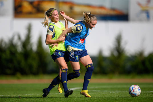 Stina Lennartsson and Matilda Vinberg of the Swedish
