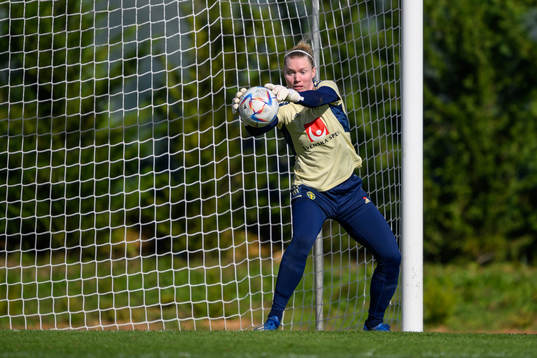 goalkeeper Hedvig Lindahl of the Swedish women's national