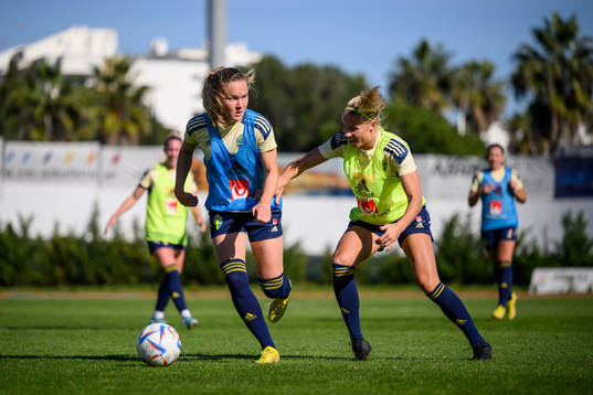 Matilda Vinberg and Stina Lennartsson of the Swedish