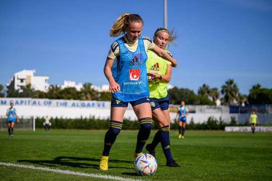 Matilda Vinberg and Stina Lennartsson of the Swedish