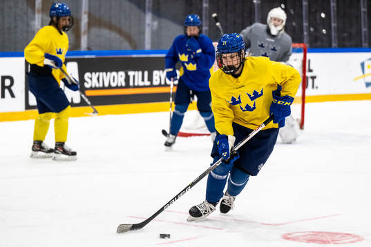 Tilde Utbult of Sweden at a practice session