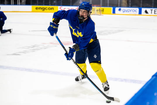 Astrid Lindeberg of Sweden at a practice session