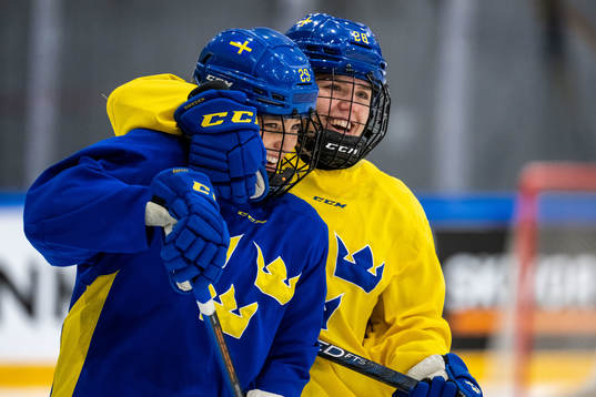 Stella Lindell and Moa Gustafsson of Sweden at a practice