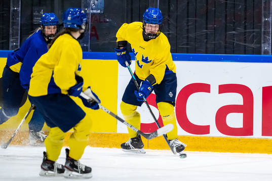 Astrid Lindeberg of Sweden at a practice session