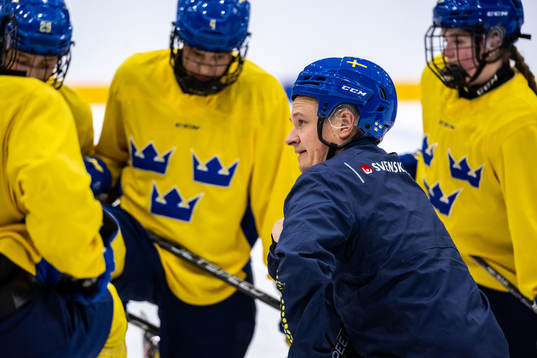 Head coach Andreas Karlsson of Sweden at a practice session