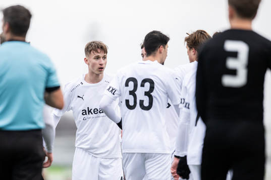 Helsingborgs Lucas Kjellnäs jublar med lagkamrater