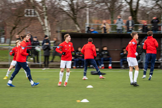 Helsingborgs Ali Suljić och Simon Bengtsson värmer upp