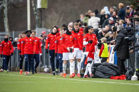 Helsingborgs spelare värmer upp