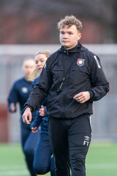 Tränare Filip Tobiasson