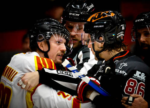 Brynäs Johannes Kinnvall och Mathias Bromé gruffar