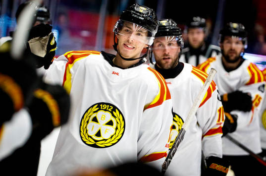 Brynäs Samuel Johannesson gör 0-2 och jublar