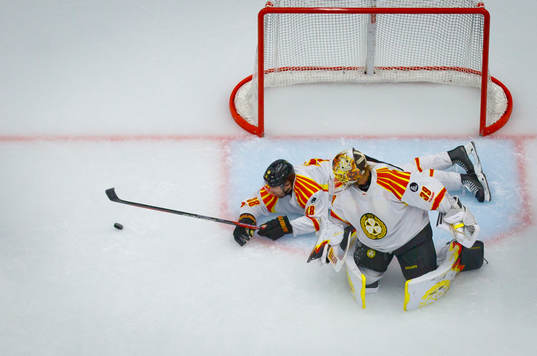 Brynäs målvakt Anders Lindbäck och Brynäs Mikko Niemelä