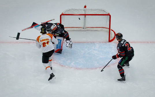 Brynäs Hannes Björninen 0-1 mål dömt bort pga hög