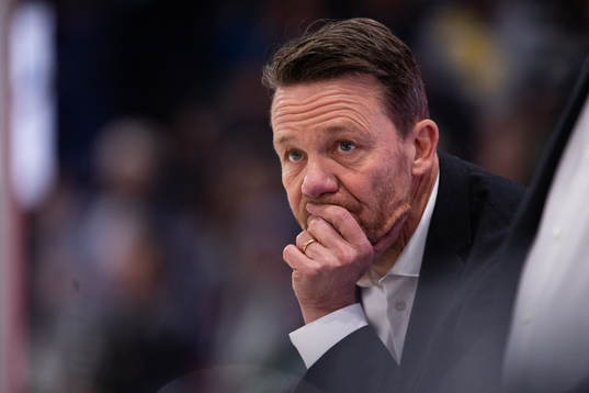 HV71s assisterande tränare Charles Berglund