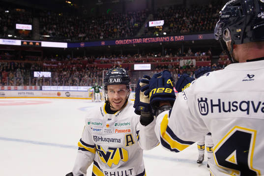 HV71s Andy Miele gör jublar
