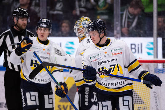 HV71s Victor Sjöholm deppar