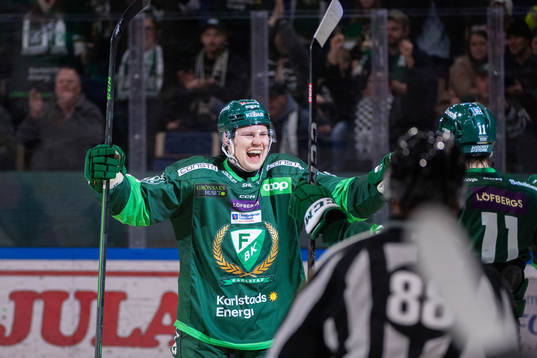 Färjestads Ville Pokka jublar