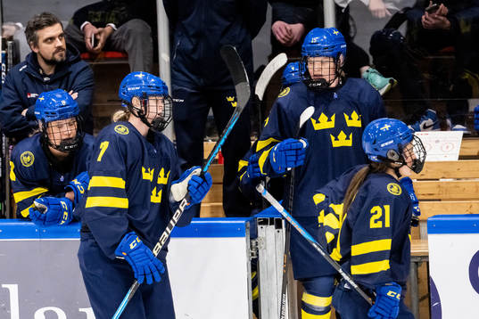 Maja Ålenius, Astrid Lindeberg and Emma Rehn of Sweden