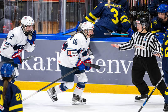 Finely McCarthy and Lucia Digirolamo of USA  celebrate 1-0