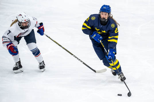 Ava Lindsay of USA  and Isabelle Leijonhielm of Sweden