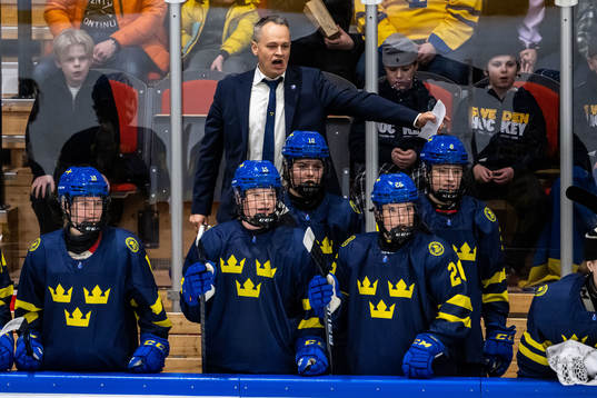 Head coach Andreas Karlsson of Sweden