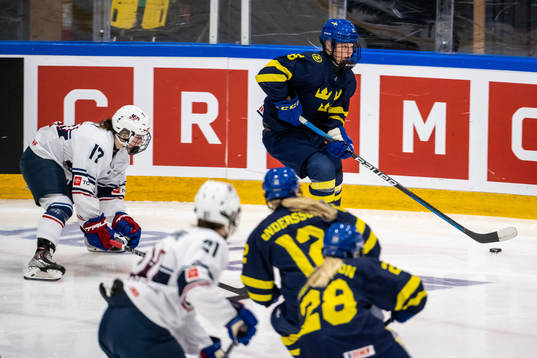 Megan Healy of USA  and Astrid Lindeberg of Sweden