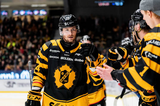 Skellefteås Tom Kühnhackl jublar
