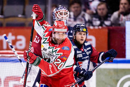 Frölundas Joel Lundqvist framför Linköpings Jesper