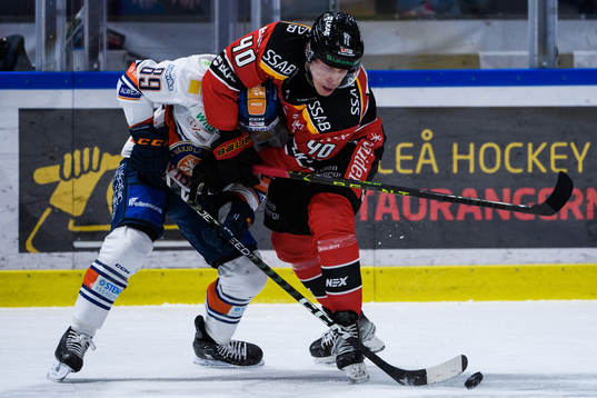 Växjös Jayden Halbgewachs och Luleås Tomi Sallinen