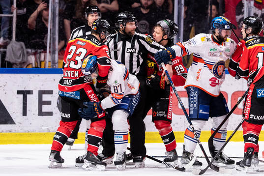 Luleås Jesper Sellgren och Erik Gustafsson i bråk med