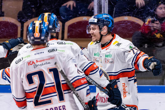 Växjös Joel Kellman jublar