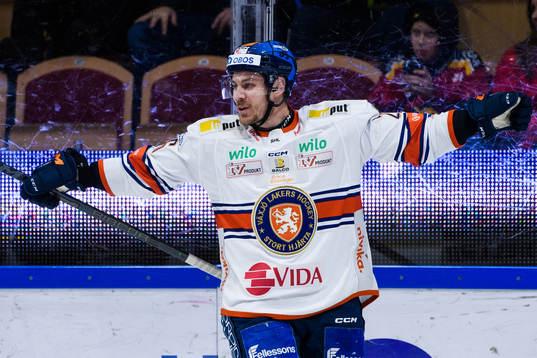 Växjös Joel Kellman jublar