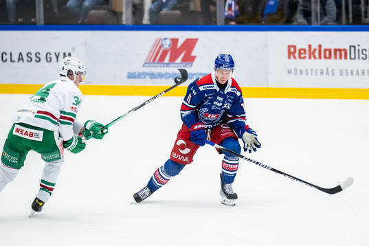 Rögles Adam Edström och Oskarshamns Antti Suomela