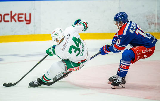 Rögles Adam Edström och Oskarshamns Rasmus Bengtsson
