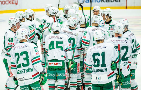 Rögles spelare jublar