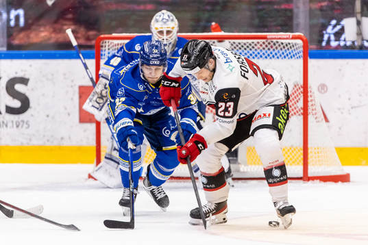 Leksands Jesper Kandergård och Malmö Redhawks Christoffer