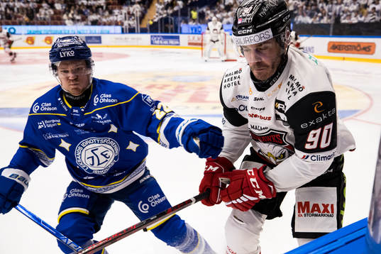 Leksands Tobias Ekberg och Malmö Redhawks Lance Bouma