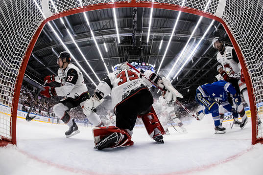 Malmö Redhawks Adam Ollas Mattsson och Malmö Redhawks